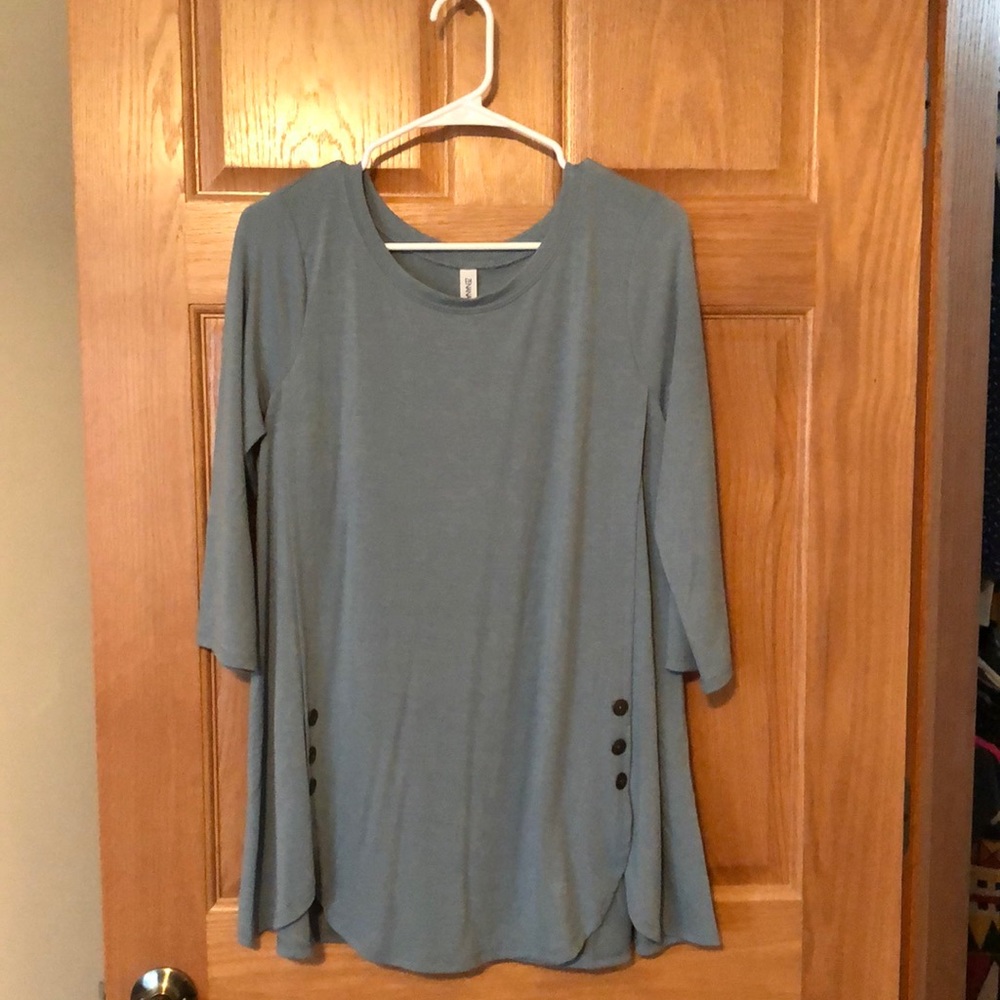 Blue 3/4 top